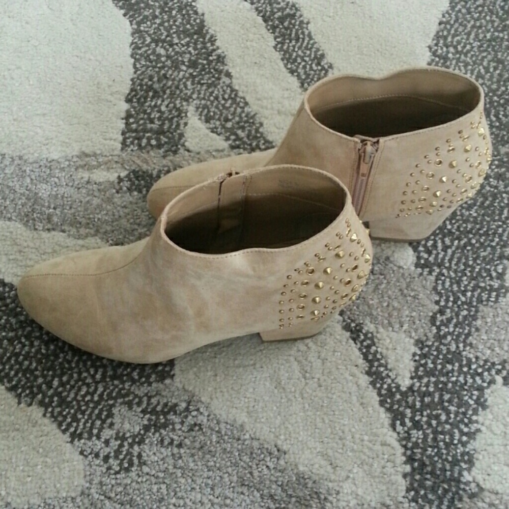 Decorative nude and gold tone ankle boots